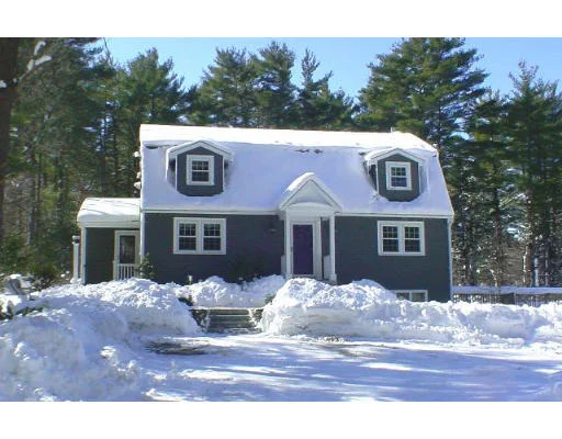 Unit for sale at 84 Pleasant St, Norwell, MA 02061