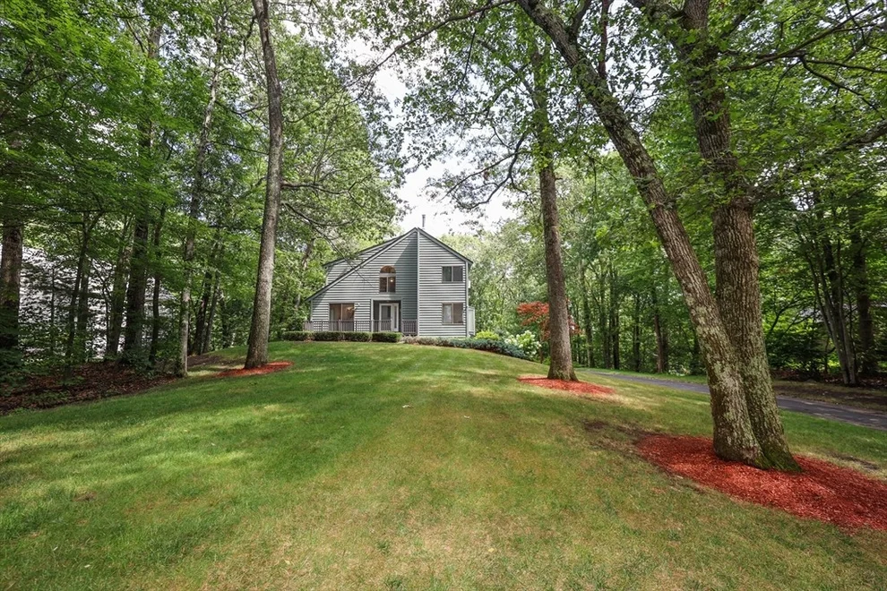 Unit for sale at 7 Hunter Dr, Derry, NH 03038