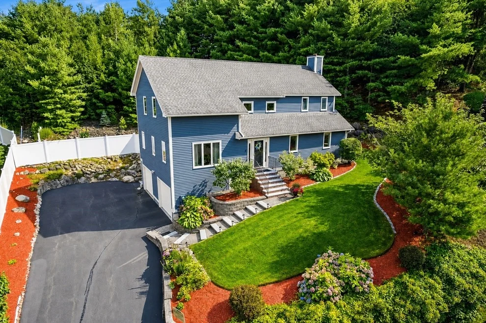 Unit for sale at 4 Waldingfield Ln, Peabody, MA 01960