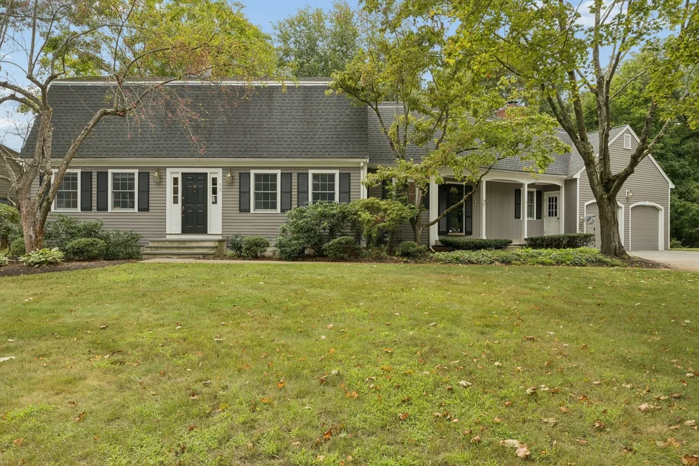 Unit for sale at 18 Lois Lane, Lexington, MA 02420