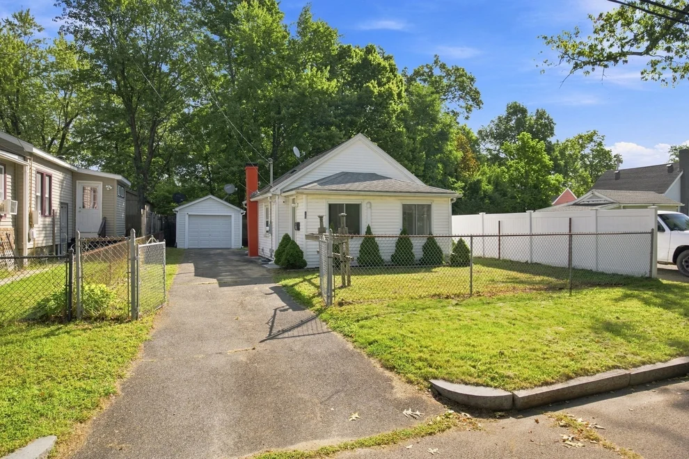 Unit for sale at 15 Alice St, Springfield, MA 01109