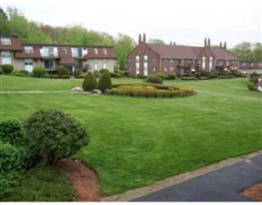 Unit for sale at 12 Williamsburg Ct, Shrewsbury, MA 01545