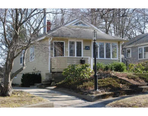 Unit for sale at 33 Jefferson St, Newburyport, MA 01950