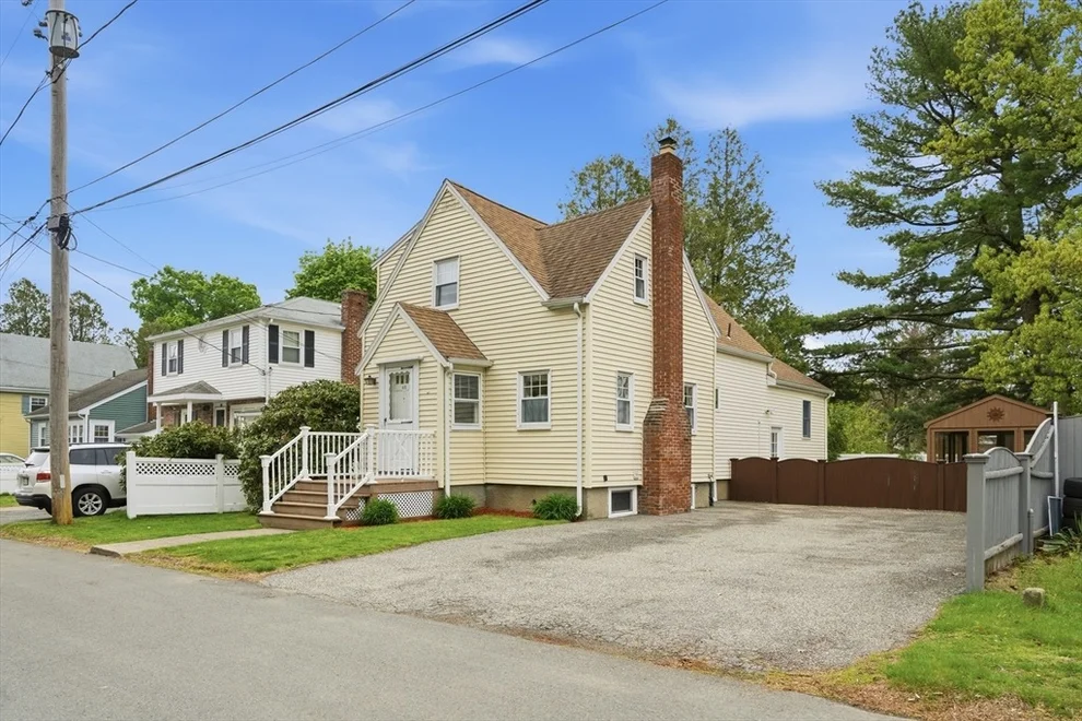 Unit for sale at 40 Glenwood Rd, Lynn, MA 01904