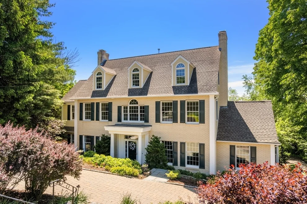 Unit for sale at 99 Huntington Rd, Newton, MA 02458