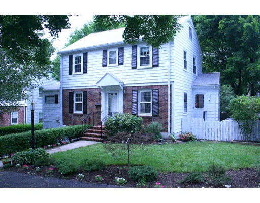 Unit for sale at 9 Duxbury Rd, Newton, MA 02459