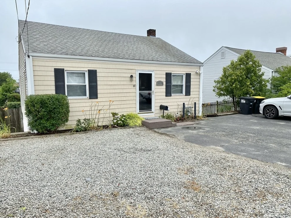 Unit for sale at 567 Nantasket Ave, Hull, MA 02045