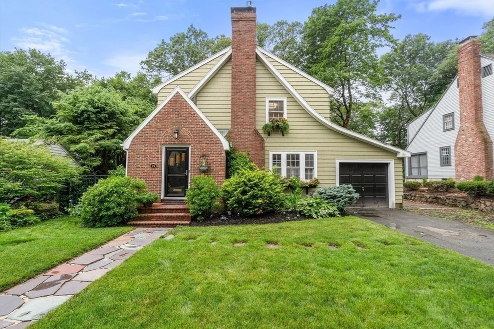 Unit for sale at 14 Sunset, Wellesley, MA 02482