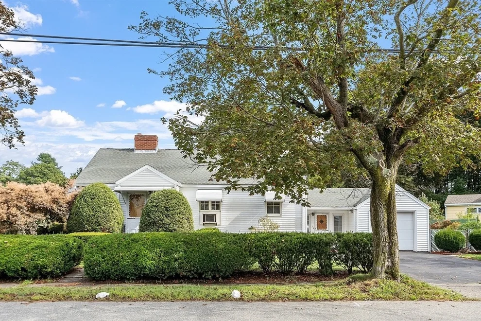 Unit for sale at 2 Oaklandvale Avenue, Saugus, MA 01906