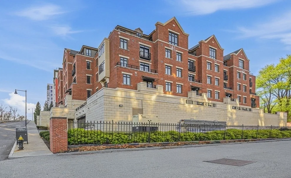 Unit for sale at 1501 Commonwealth Ave, Boston, MA 02135