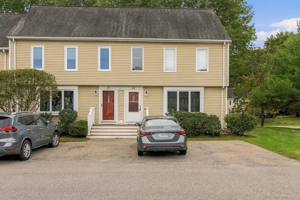 Unit for sale at 835 Mount Hope St, North Attleboro, MA 02760