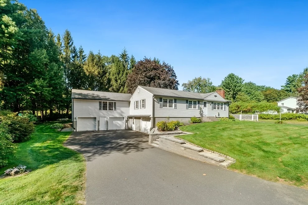 Unit for sale at 907 Shoemaker Ln, Agawam, MA 01030