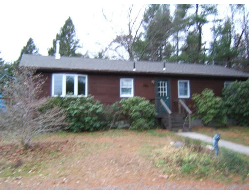 Unit for sale at 125 Quaker Ln, Rochester, MA 02770