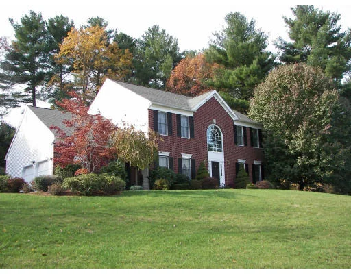 Unit for sale at 50 Dover Cir, Franklin, MA 02038