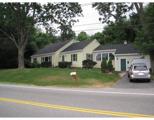 Unit for sale at 42 Framingham Rd, Southborough, MA 01772