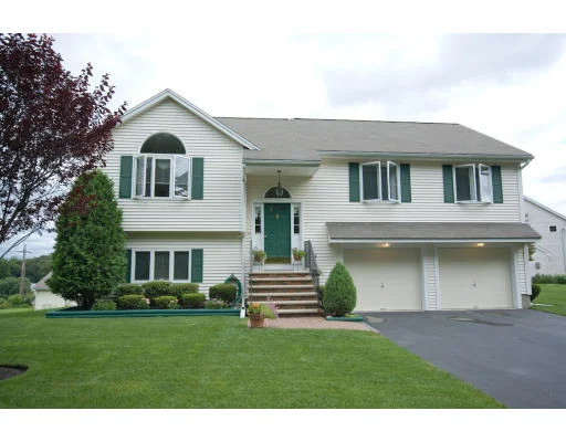 Unit for sale at 5 Loves Lane, Woburn, MA 01801