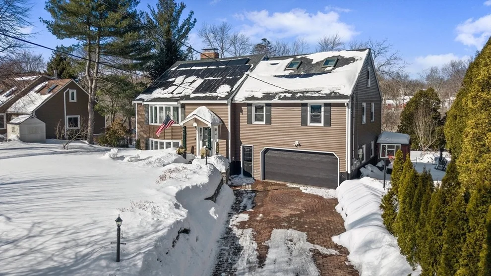 Unit for sale at 3 Oxyoke Dr, Methuen, MA 01844