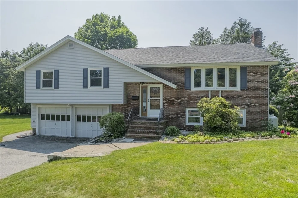 Unit for sale at 6 Marshall Rd, Beverly, MA 01915