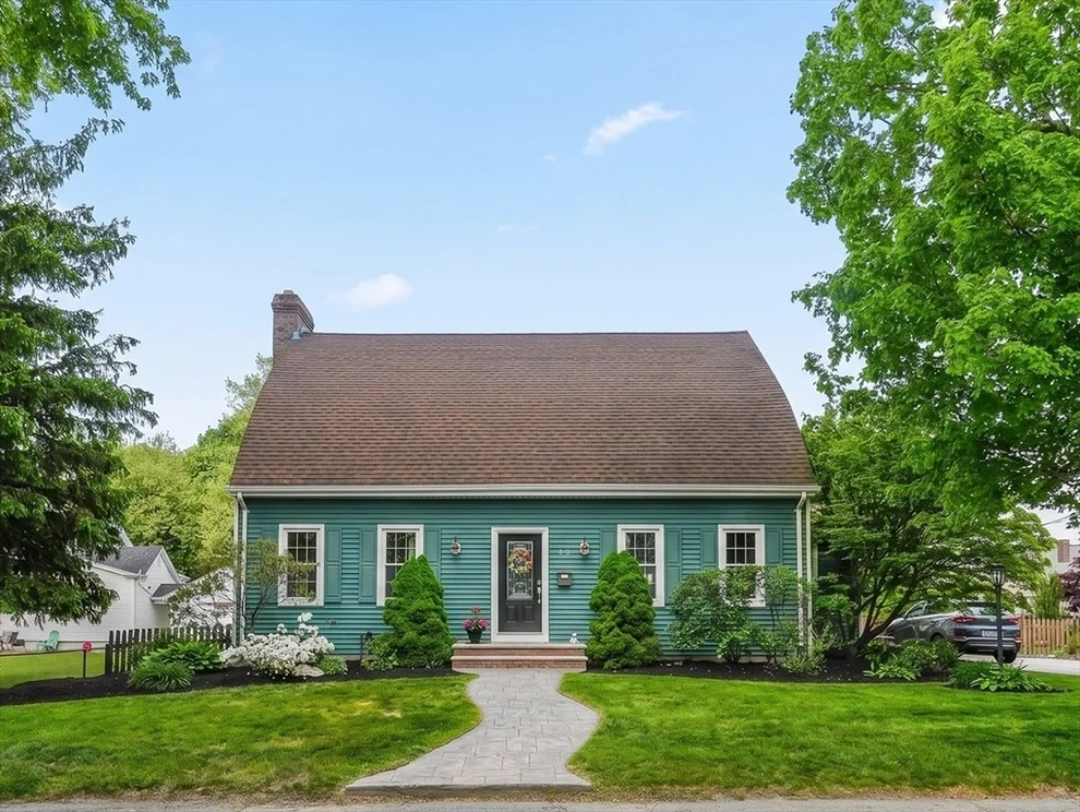 Unit for sale at 466 Oliver St, New Bedford, MA 02745