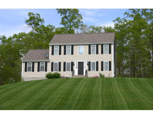 Unit for sale at 8 Yankees Way, Uxbridge, MA 01569