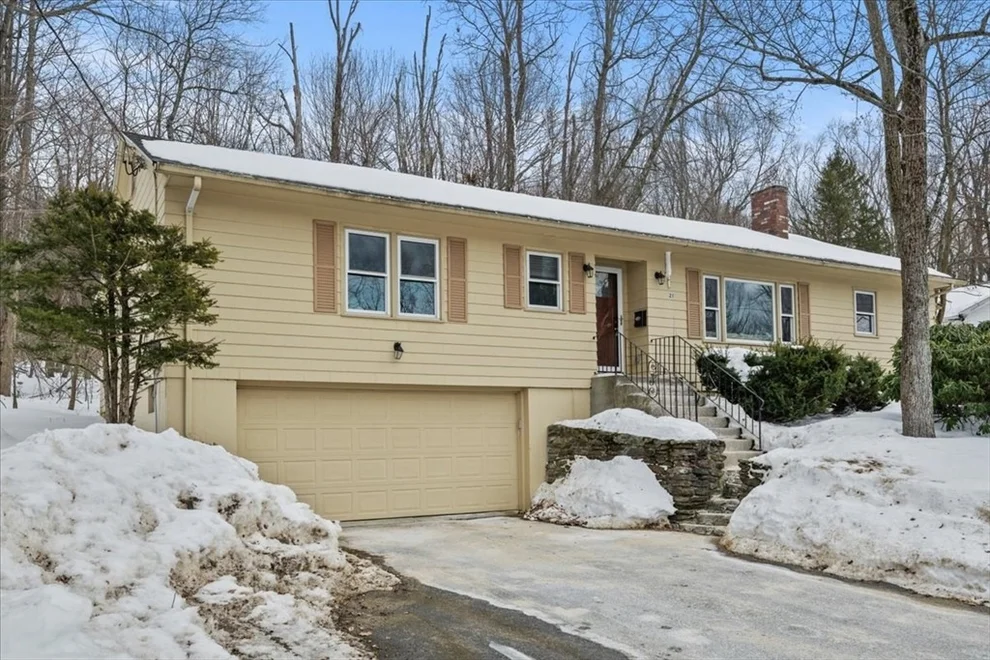 Unit for sale at 28 Lynnwood Ln, Worcester, MA 01609