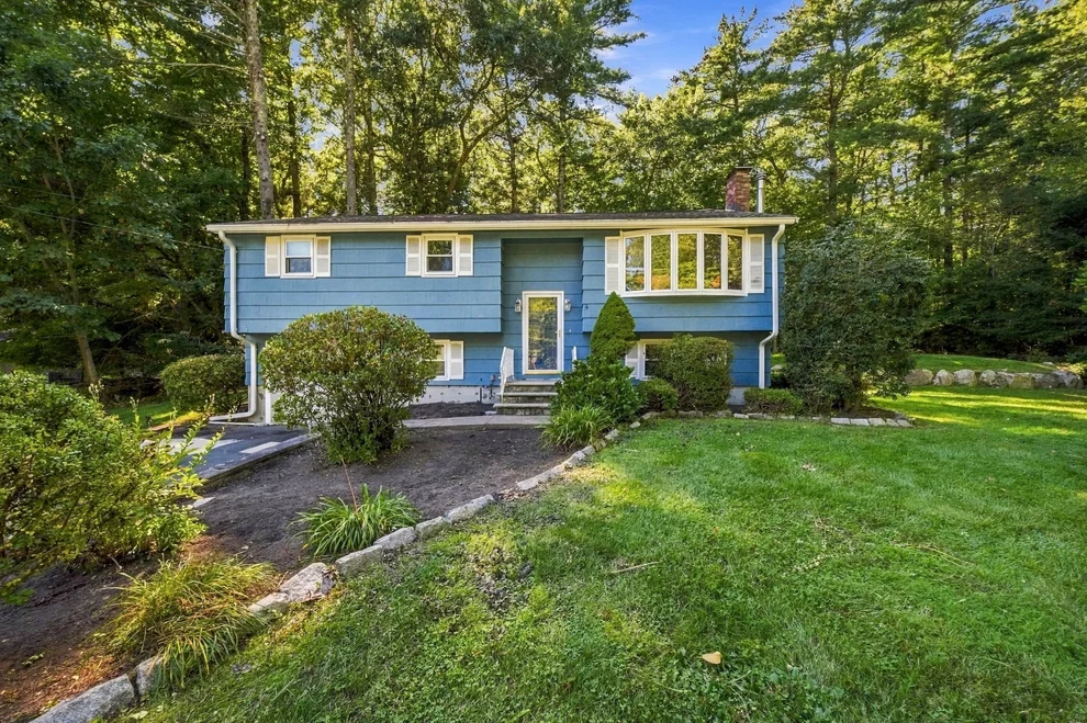 Unit for sale at 7 Olde Farm Rd, Easton, MA 02375