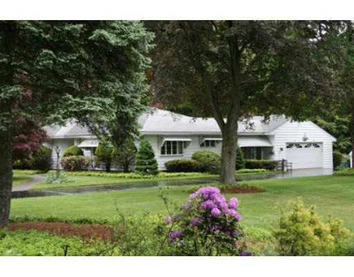 Unit for sale at 311 Main Street, Lynnfield, MA 01940