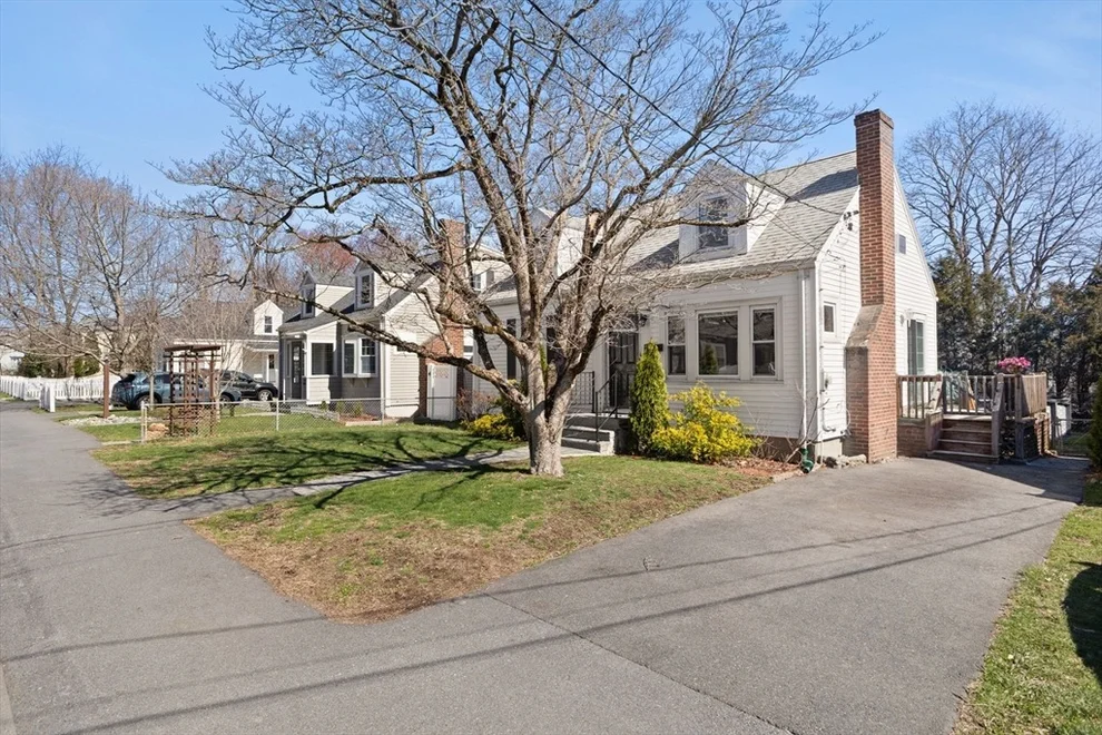 Unit for sale at 68 Beech St, Dedham, MA 02026