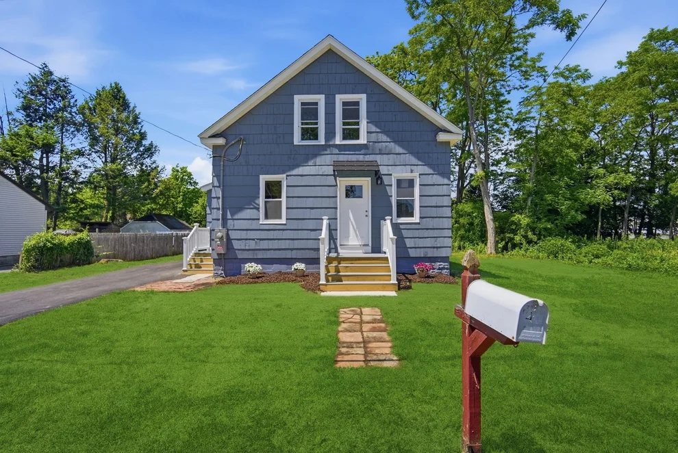 Unit for sale at 4 Wilson Str, Wilbraham, MA 01095