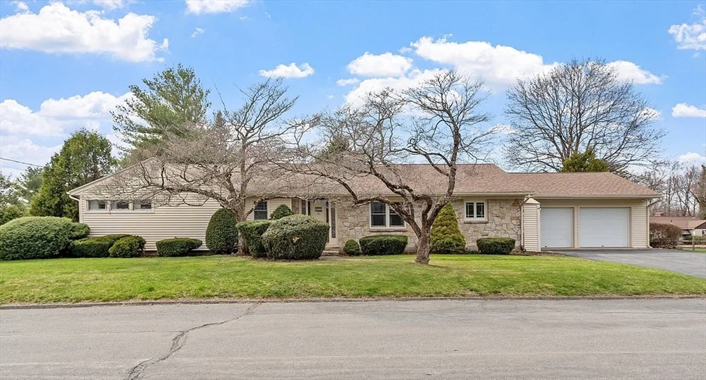 Unit for sale at 45 Eastwood Rd, Shrewsbury, MA 01545