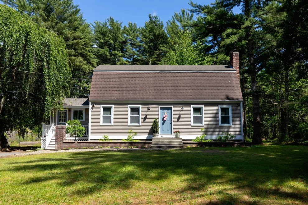 Unit for sale at 178 Tremont St, Carver, MA 02330