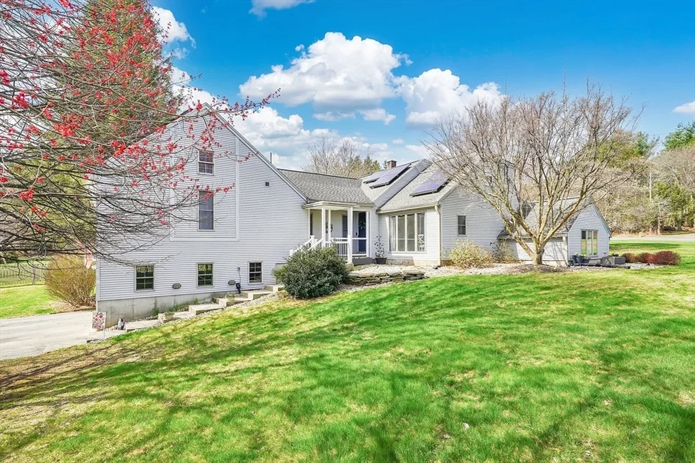 Unit for sale at 569 Somers Rd, East Longmeadow, MA 01028