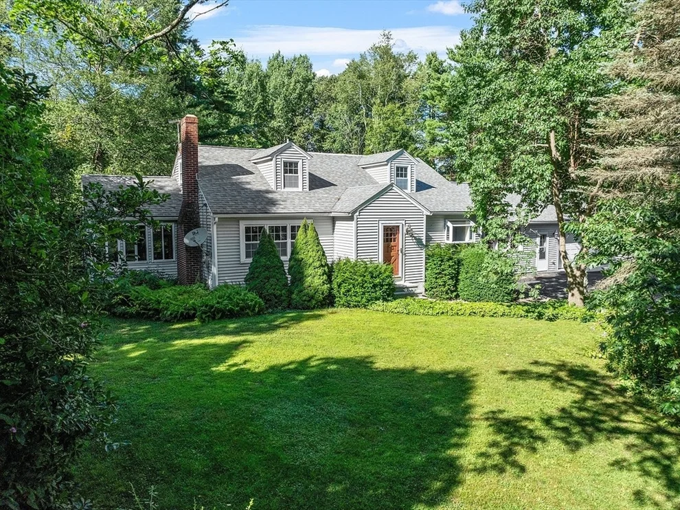 Unit for sale at 42 New Salem Rd, Petersham, MA 01366