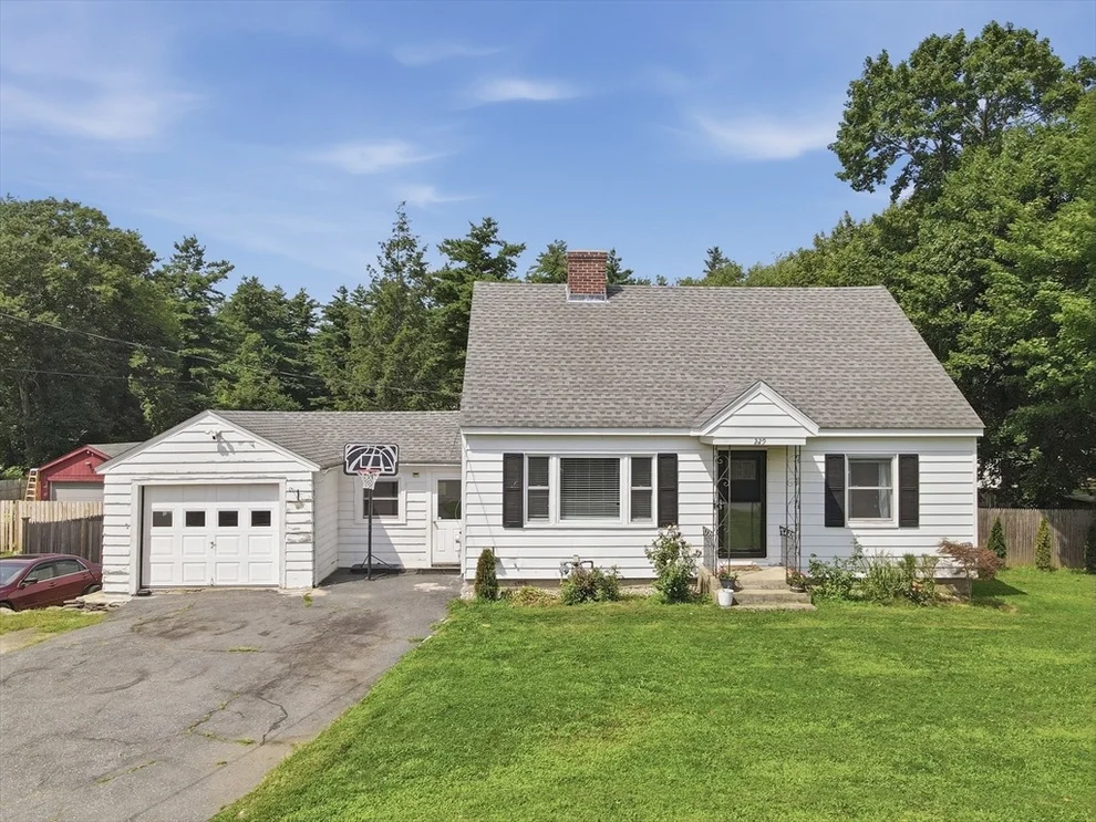 Unit for sale at 229 Whalom Rd, Lunenburg, MA 01462