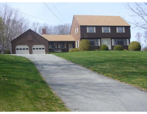Unit for sale at 17 Footpath Rd, Chelmsford, MA 01824