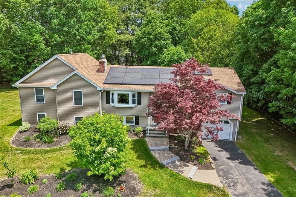 Unit for sale at 4 Carmel Dr, Billerica, MA 01862
