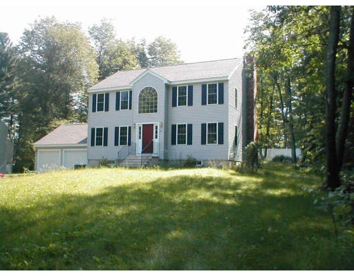 Unit for sale at 18 Apache Rd, Hubbardston, MA 01452