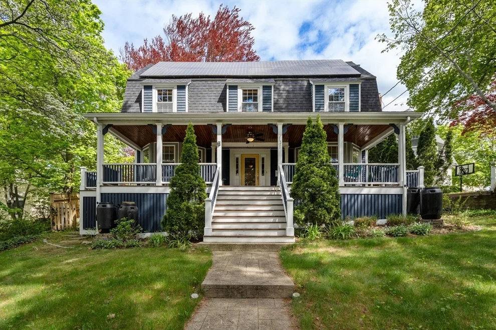 Unit for sale at 131 S Central Avenue, Quincy, MA 02170