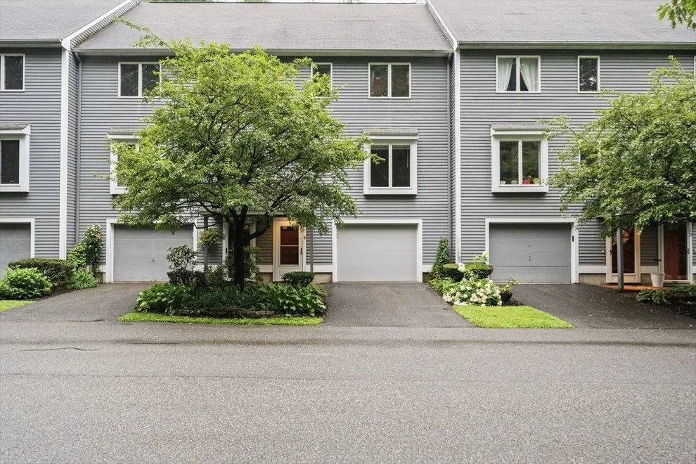 Unit for sale at 8 Country Meadow Rd, Haverhill, MA 01832