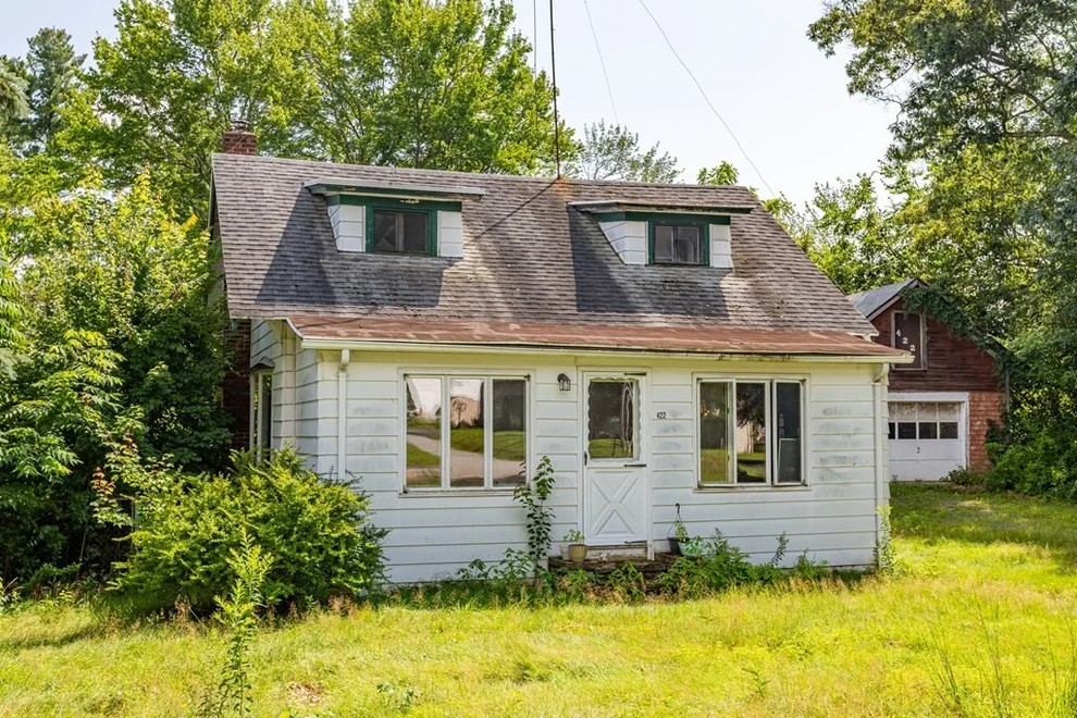 Unit for sale at 422 S Quinsigamond Ave, Shrewsbury, MA 01545