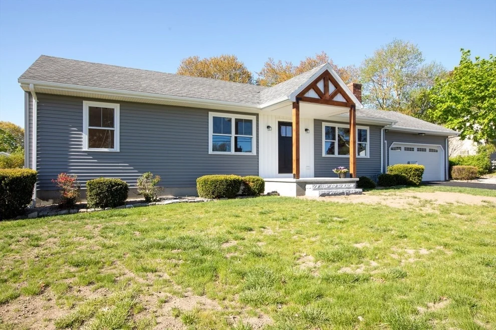 Unit for sale at 205 Eastview Ave, Somerset, MA 02726