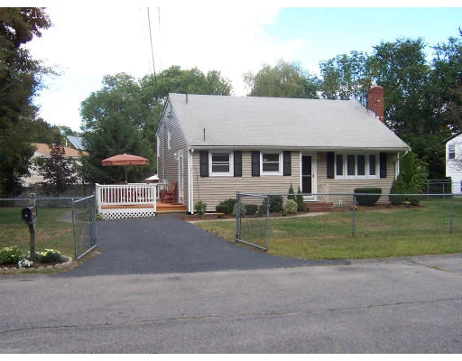 Unit for sale at 40 Oberlin Rd, Brockton, MA 02302