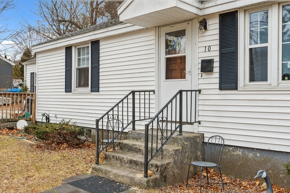 Unit for sale at 10 Hinckley Rd, Tewksbury, MA 01876