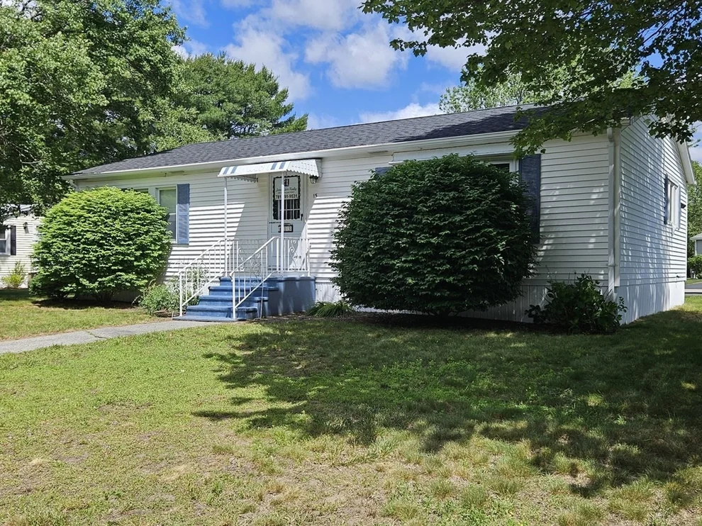 Unit for sale at 13 Silver Birch Ln, Kingston, MA 02364