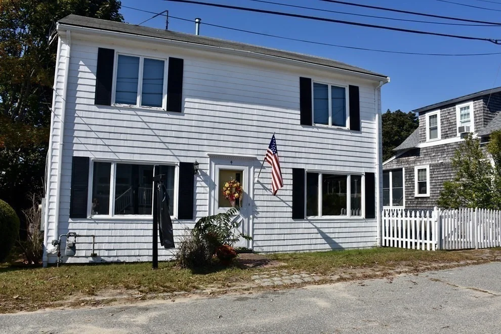 Unit for sale at 4 Dogwood Ln, Wareham, MA 02571