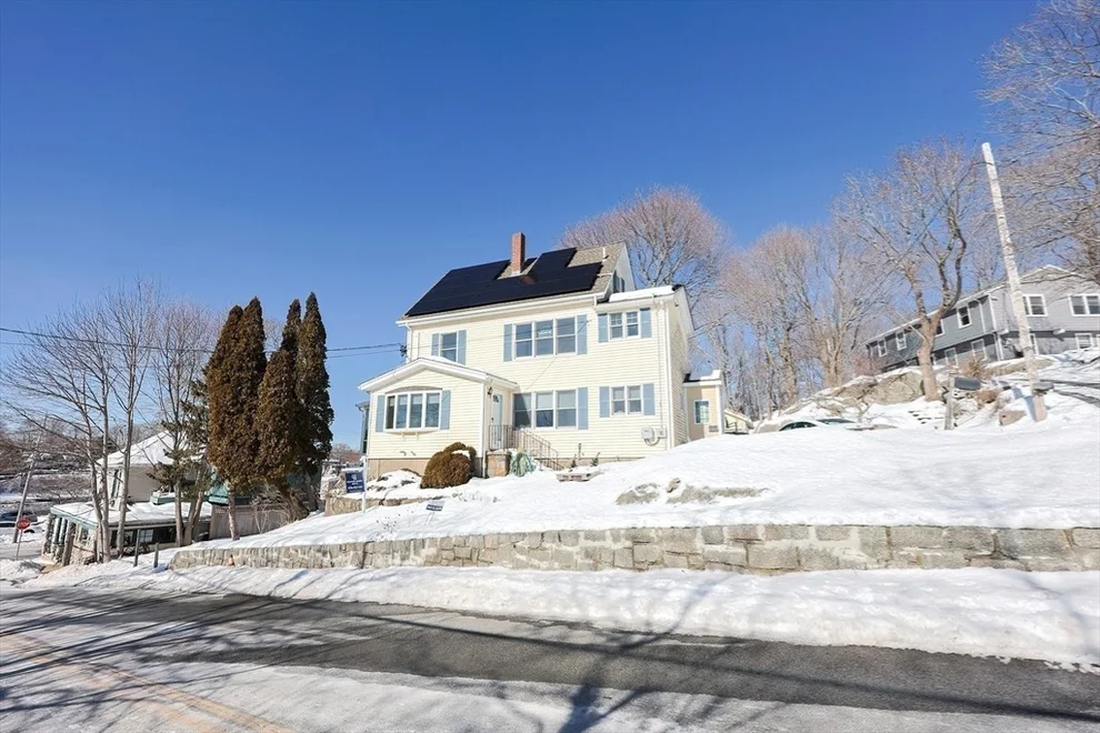 Unit for sale at 6 Reynard St, Gloucester, MA 01930