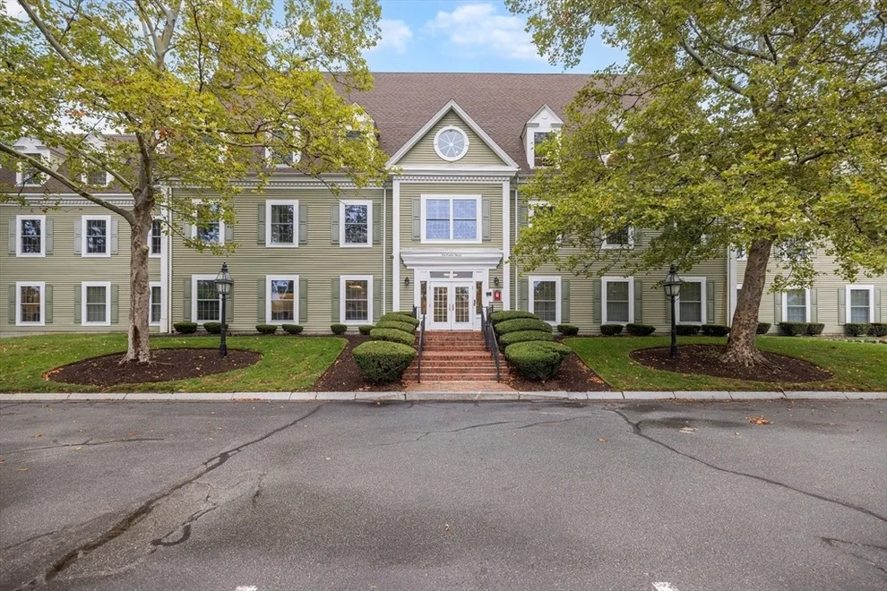Unit for sale at 10 Cedar St, Woburn, MA 01801