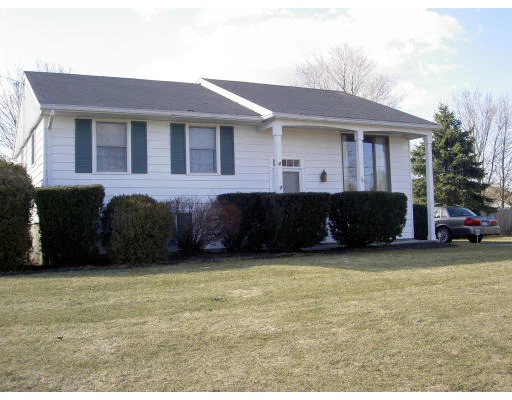Unit for sale at 16 Pierce Rd, Marshfield, MA 02050