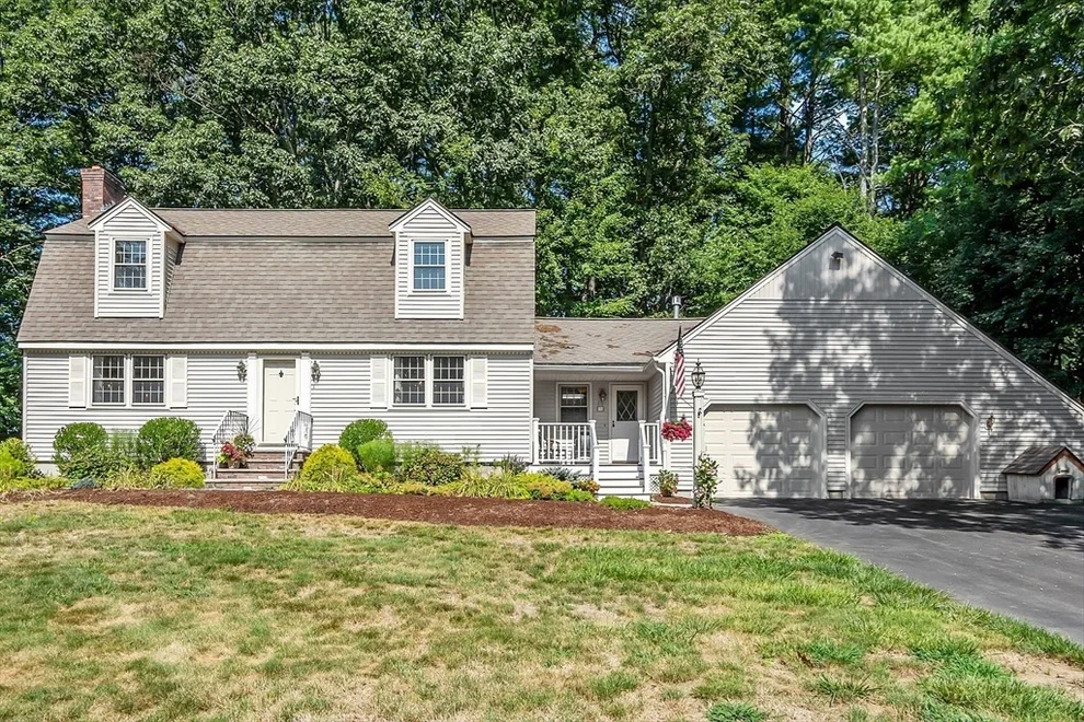 Unit for sale at 9 Autumn Ln, Chelmsford, MA 01824