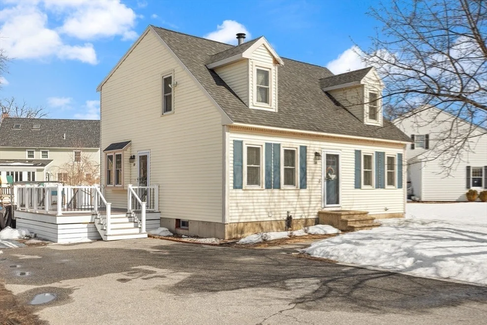 Unit for sale at 10 Fenwick Cir, Methuen, MA 01844